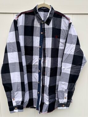 FREDD MARSHALL 1973 - black/white Buffalo plaid button down
Size XL